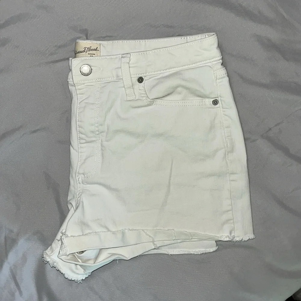 Universal Thread High Rise Midi White Jean Shorts - Picture 4 of 4